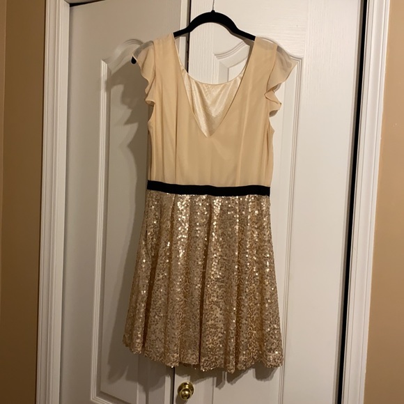 Beautiful sequins dress - Picture 2 of 4